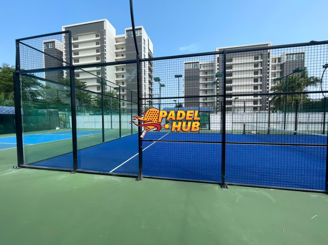 Dự án sân Padel khung thép vách kính đạt chuẩn quốc tế