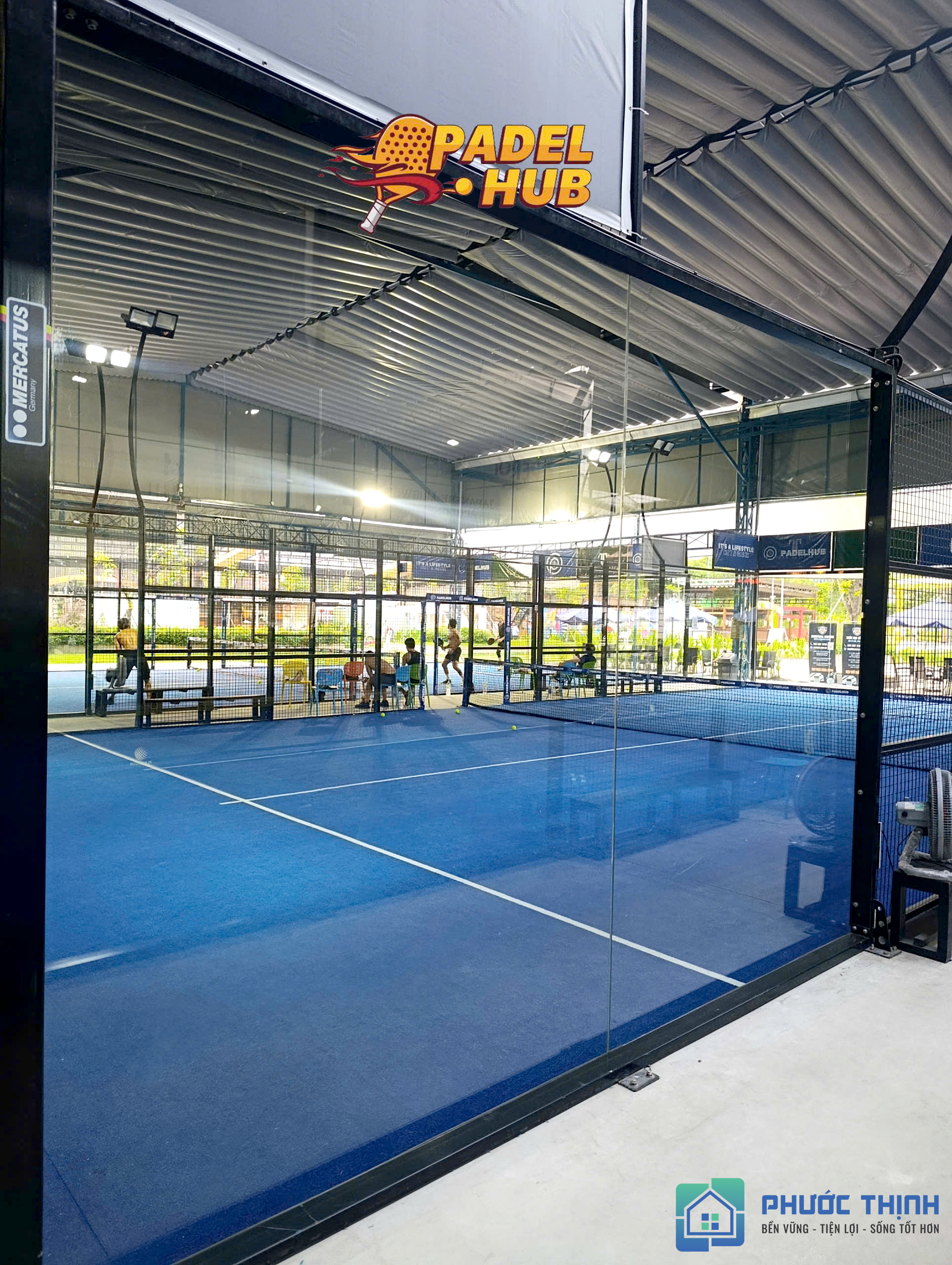Thi công sân Padel tiêu chuẩn FIP kết cấu cột góc chắc chắn