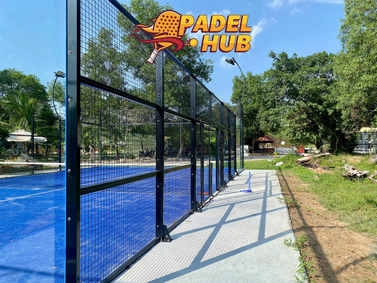 Hệ thống khung thép sơn tĩnh điện và lưới bao sân Padel tiêu chuẩn FIP
